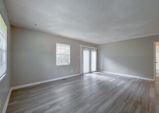 1726 Hartsfield Rd in Tallahassee, FL - Building Photo - Building Photo