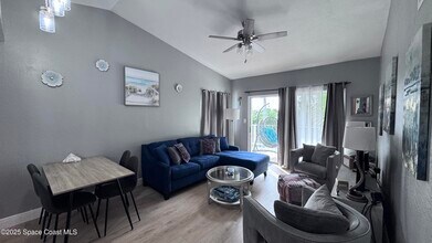 1841 Island Club Dr in Indialantic, FL - Foto de edificio - Building Photo