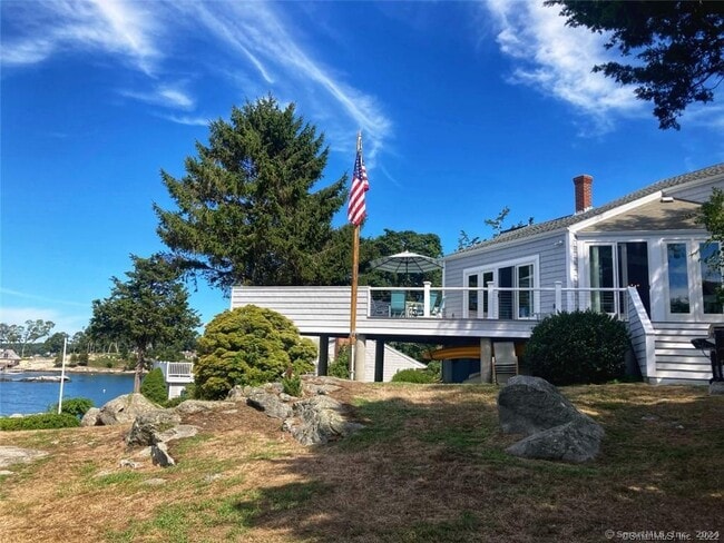 24 Nauyaug Point Rd