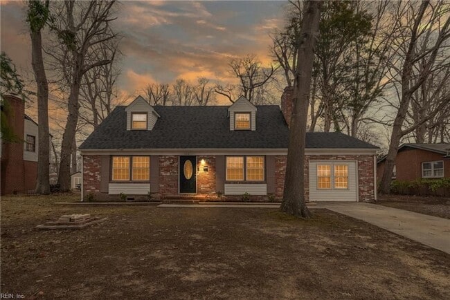 property at 882 Catalina Dr