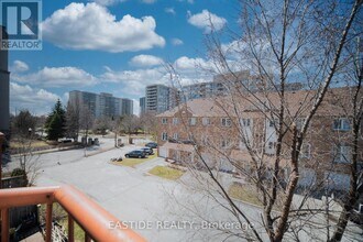 151 Townsgate Dr in Toronto, ON - Building Photo - Building Photo