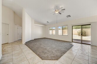 8962 W Grovers Ave in Peoria, AZ - Building Photo - Building Photo