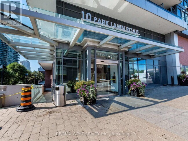 10 Park Lawn Rd in Toronto, ON - Building Photo - Building Photo