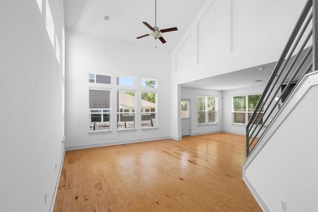 7208 Bertram Ct in Austin, TX - Foto de edificio - Building Photo