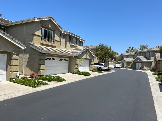 3636 Ruette de Ville in San Diego, CA - Building Photo - Building Photo