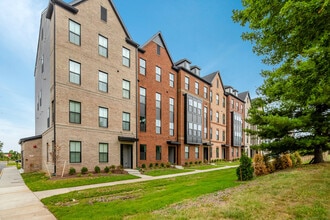 4844 Bauhaus Sq in Chantilly, VA - Foto de edificio - Building Photo