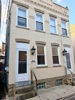 2614 Larkins Wy in Pittsburgh, PA - Building Photo