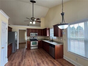 2243 Bedstone Dr in Buford, GA - Building Photo - Building Photo