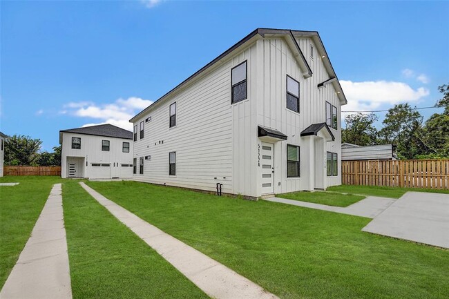 5122 Gold St-Unit -A in Houston, TX - Foto de edificio - Building Photo