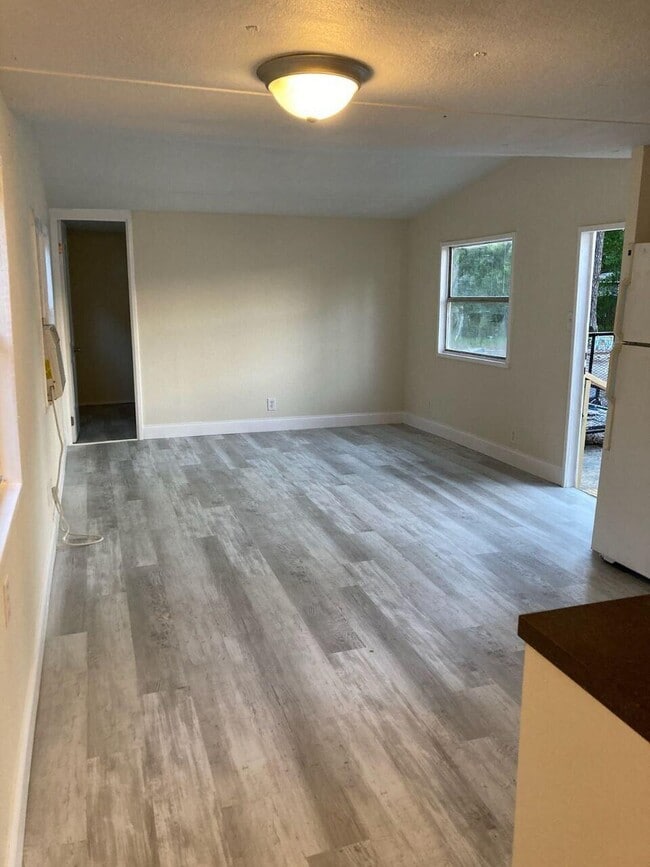8146 Binkley St in Pensacola, FL - Building Photo - Building Photo