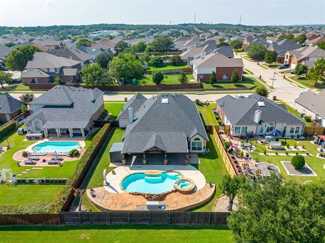 10016 St James St in Fort Worth, TX - Building Photo