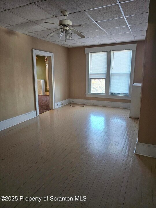 1106 E Gibson St in Scranton, PA - Building Photo