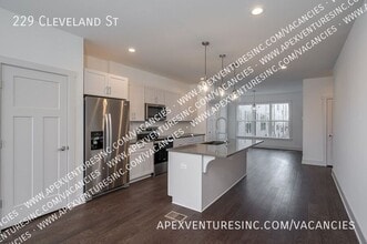 229 Cleveland St in Nashville, TN - Building Photo - Building Photo