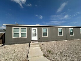1210 W Mermod St in Carlsbad, NM - Building Photo