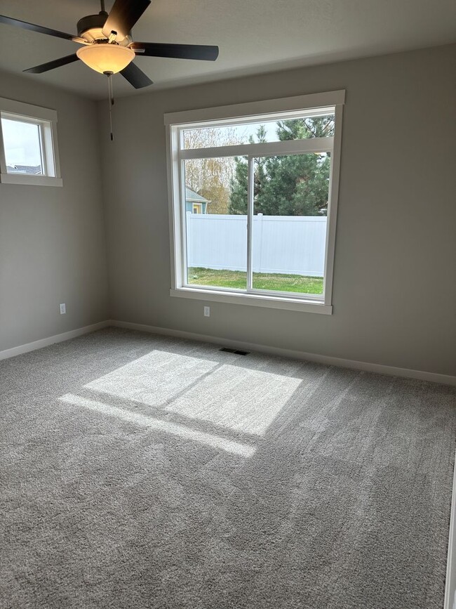 414 Trillium Way S in Moses Lake, WA - Building Photo - Building Photo