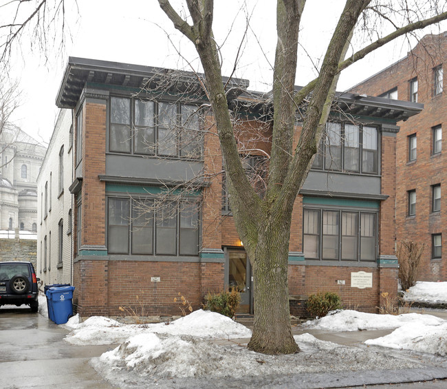 Cathedral Hill Apartments in St. Paul, MN - Foto de edificio - Building Photo