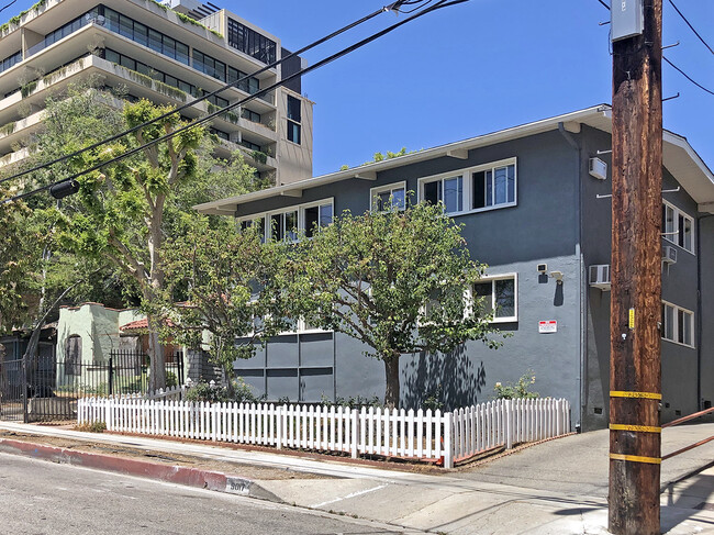 9017 Harratt St in West Hollywood, CA - Building Photo - Building Photo