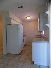 1270 E Harrison St in Oviedo, FL - Foto de edificio - Building Photo