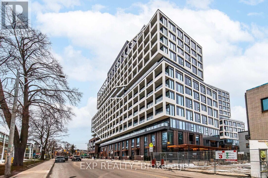 115 Denison Ave in Toronto, ON - Building Photo