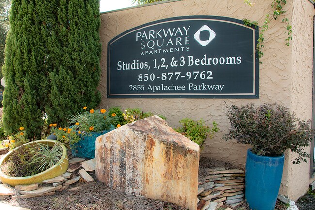 Building Photo - Parkway Square Apartments in Tallahassee, Florida