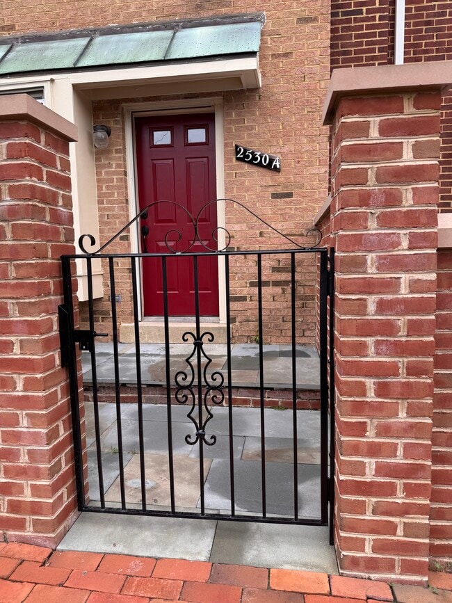 property at 2530 Fairfax Dr