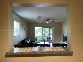 4167 NW 90th Ave, Unit 101 in Coral Springs, FL - Building Photo - Building Photo