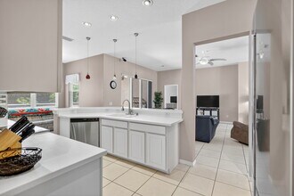 1106 Fraser Pine Blvd in Sarasota, FL - Building Photo - Building Photo