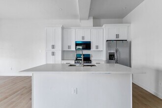 1325 35th St, Unit 4 in Galveston, TX - Foto de edificio - Building Photo