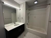 700 W Adams St, Unit 1 in Chicago, IL - Building Photo - Building Photo