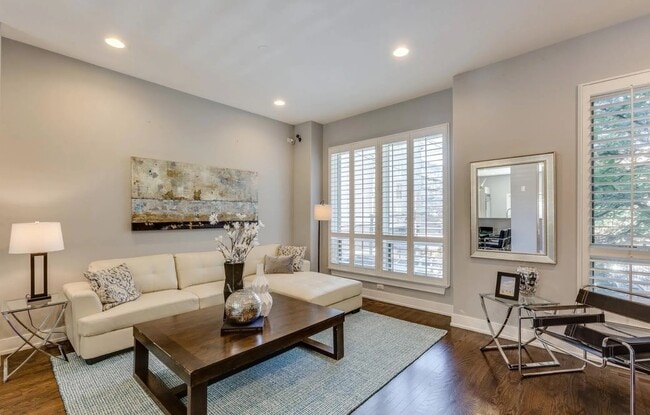 111 S Aberdeen St in Chicago, IL - Building Photo - Building Photo