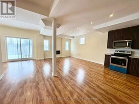 53 Mancini Cres in Richmond Hill, ON - Building Photo