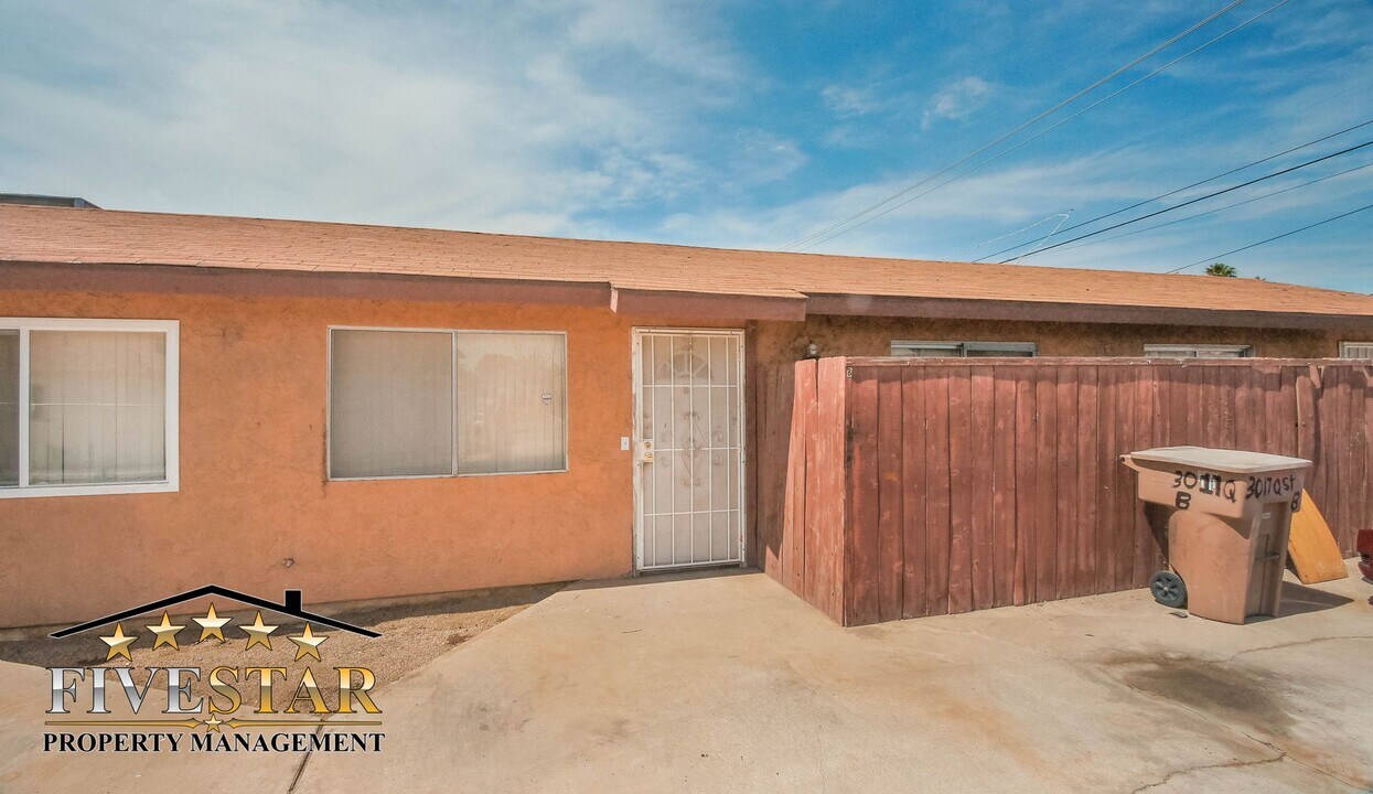 3017 Q St in Bakersfield, CA - Building Photo
