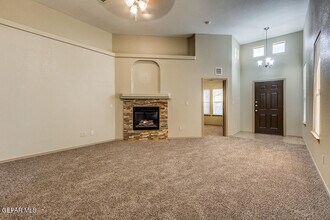 14289 Desert Sky Dr in Horizon City, TX - Building Photo - Building Photo