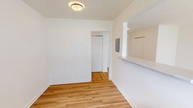 390 Irwin Miller in Ottawa, ON - Building Photo - Building Photo