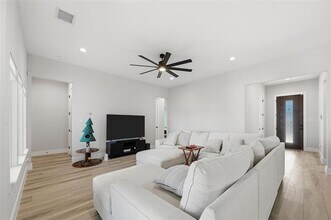 7733 Indian Ridge Trail in Dallas, TX - Building Photo - Building Photo