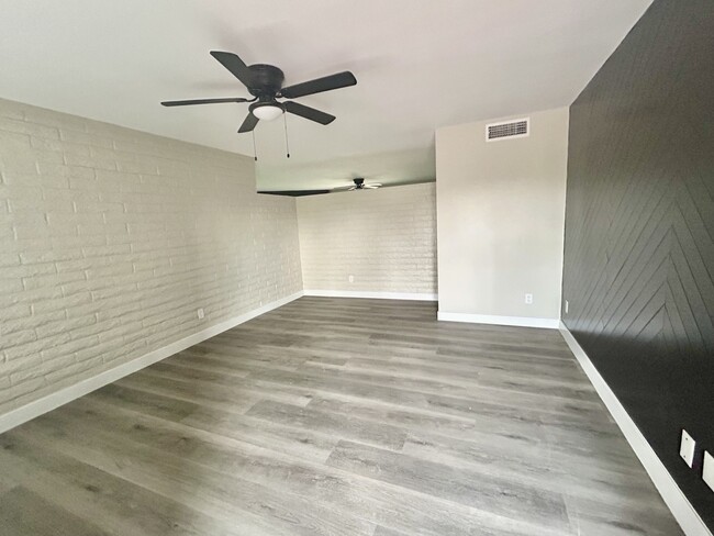property at 1929 E Alameda Dr
