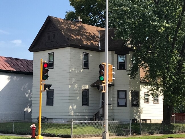 property at 933 7th St S