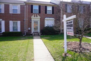 5 Castlebar Ct in Timonium, MD - Building Photo