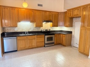 17636 Valladares Dr in San Diego, CA - Building Photo - Building Photo