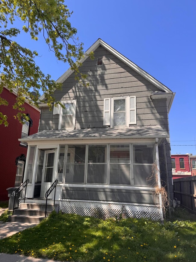 property at 514 S 4th St