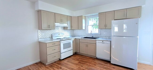 property at 323 N Cherry Alley