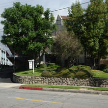 3239 Altura Ave in Glendale, CA - Foto de edificio - Building Photo