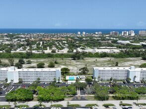 5700 NW 2nd Ave in Boca Raton, FL - Building Photo - Building Photo