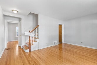 1004 S Taylor Ave in Oak Park, IL - Building Photo - Building Photo