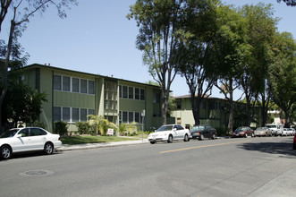 Garden Estates in Long Beach, CA - Building Photo - Building Photo