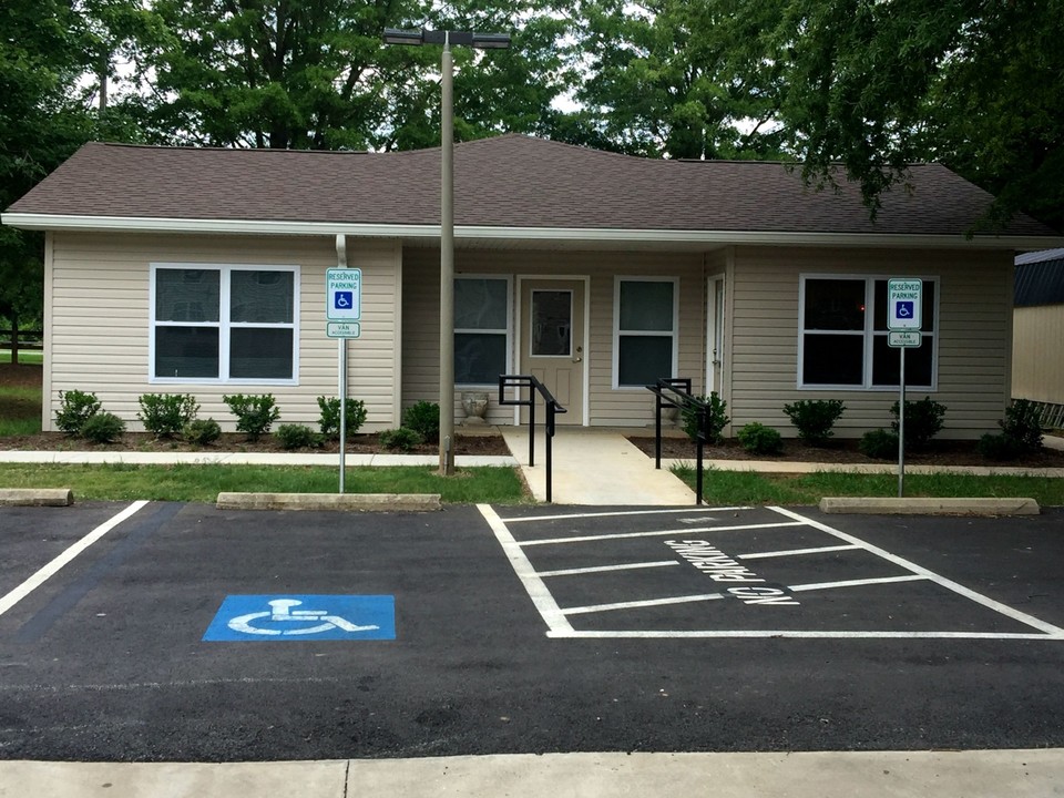 Country Green in South Boston, VA - Building Photo