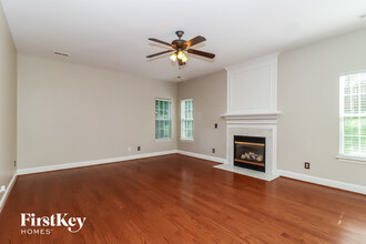 141 Sandreed Dr in Mooresville, NC - Foto de edificio - Building Photo