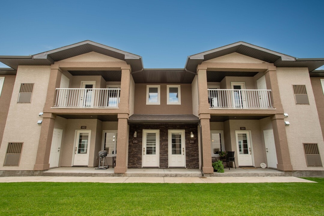 Chester Court Condos in Moose Jaw, SK - Building Photo