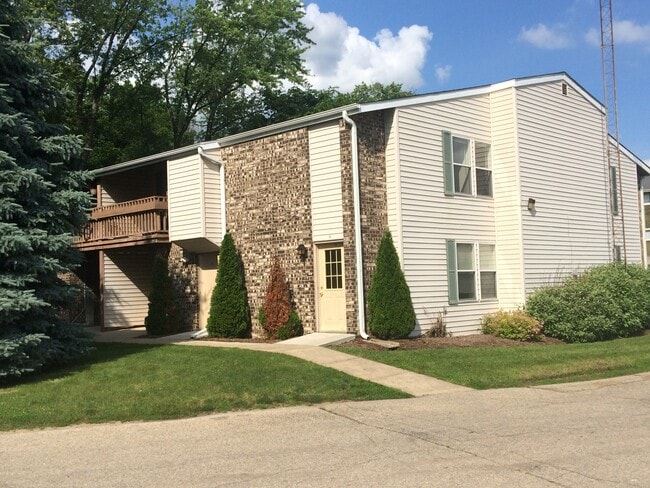 2178 Clark St, Unit #3 in East Troy, WI - Building Photo - Building Photo