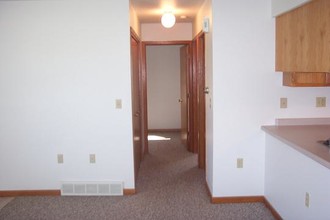 608 Mary Kay Ave, Unit a in Tomah, WI - Foto de edificio - Building Photo